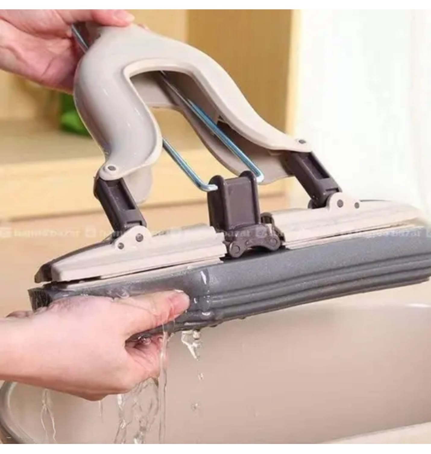 AquaEase Magic Squeeze Mop